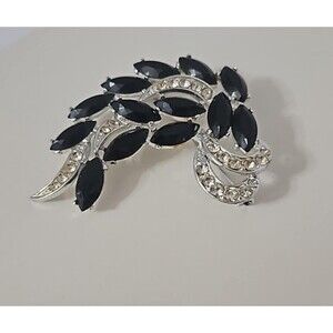 Gorgeous Sarah Conventry Brooch #0078